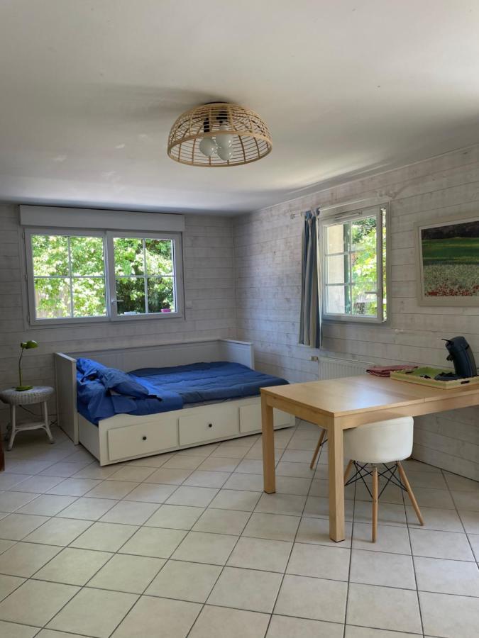 Les Hortensias Apartment *